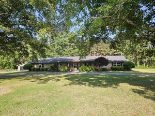 181 Young Road, Nashville, AR 71852