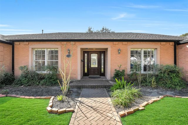 10210 Scofield Lane, Houston, TX 77096