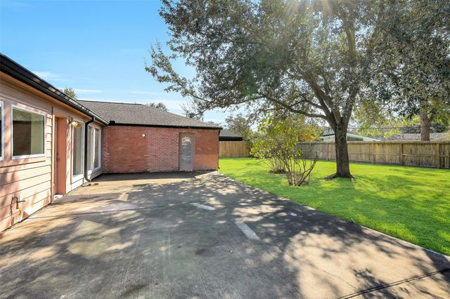 10210 Scofield Lane, Houston, TX 77096