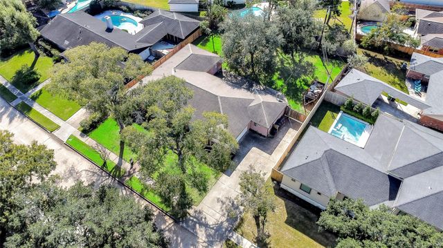 10210 Scofield Lane, Houston, TX 77096