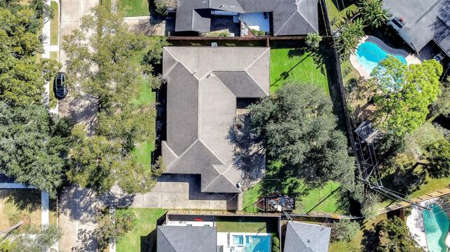 10210 Scofield Lane, Houston, TX 77096