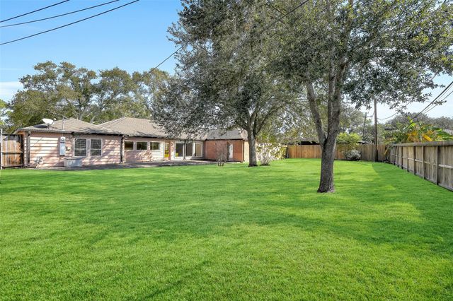 10210 Scofield Lane, Houston, TX 77096