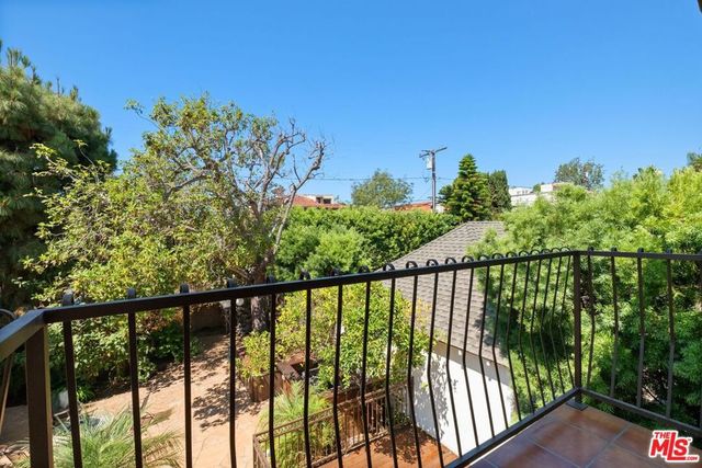 1136 Harvard Street, Santa Monica, CA 90403