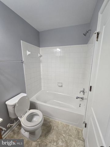 7720 VILLAGE PARK DR, Dundalk, MD 21222