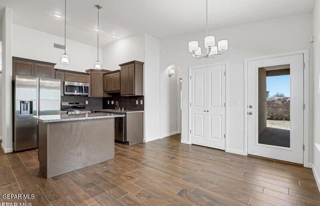 932 GULF STREAMS Avenue, El Paso, TX 79932