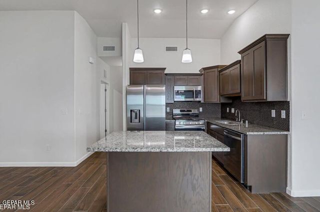 932 GULF STREAMS Avenue, El Paso, TX 79932