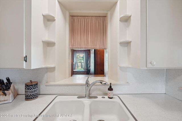 388 W Grand Ledge Highway, Grand Ledge, MI 48837