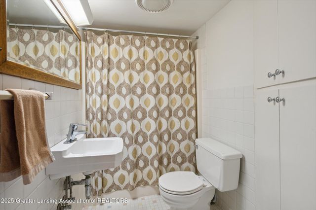 388 W Grand Ledge Highway, Grand Ledge, MI 48837