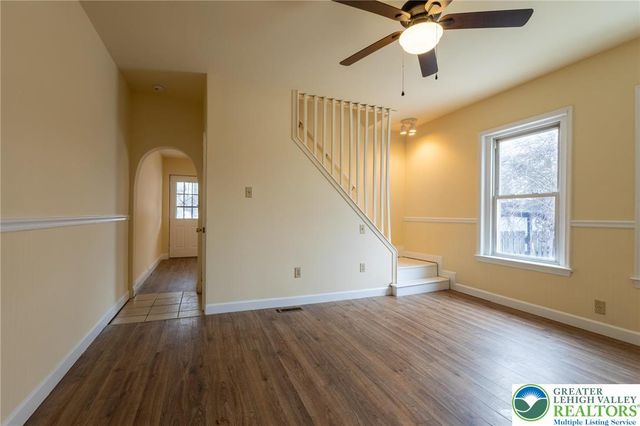 217 Crest Avenue, Bethlehem, PA 18015