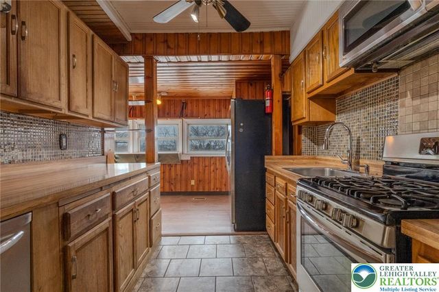 217 Crest Avenue, Bethlehem, PA 18015