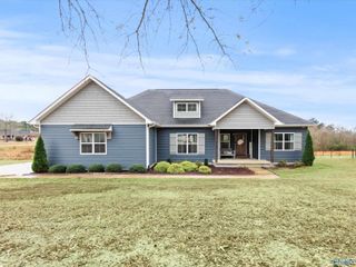 35 Cumberlind Drive, Guntersville, AL 35976