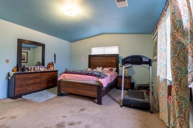 917 E Fresno Street, Avenal, CA 93204