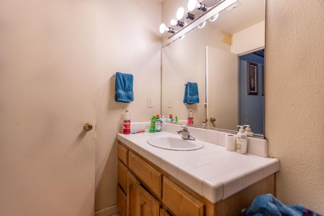 917 E Fresno Street, Avenal, CA 93204