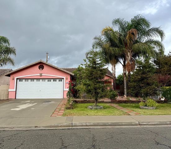 917 E Fresno Street, Avenal, CA 93204