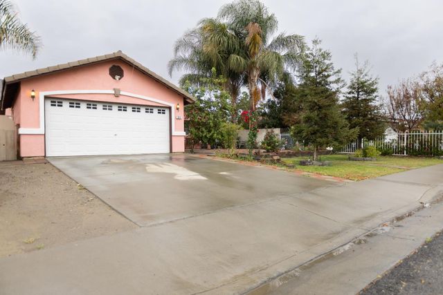 917 E Fresno Street, Avenal, CA 93204