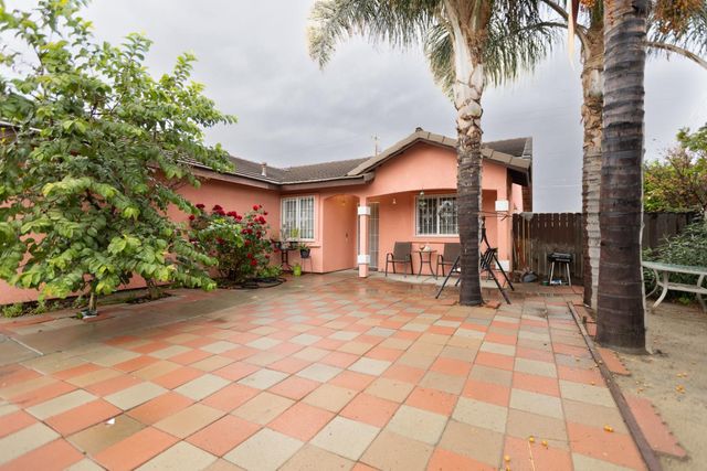 917 E Fresno Street, Avenal, CA 93204