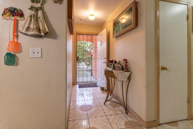 917 E Fresno Street, Avenal, CA 93204