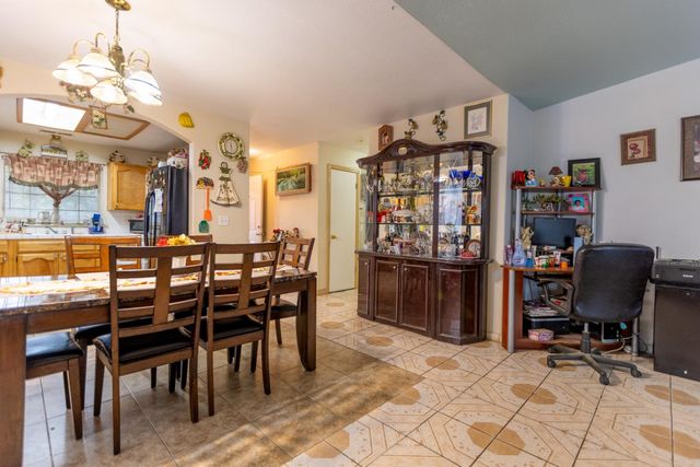 917 E Fresno Street, Avenal, CA 93204