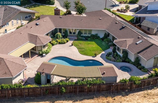 738 Mandarin Ln, Walnut Creek, CA 94598
