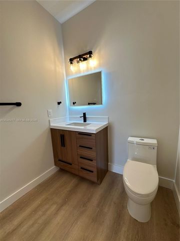 3761 NE 10th St, Homestead, FL 33033
