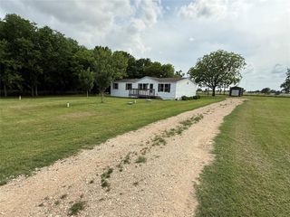5482 Rabun Road, Navasota, TX 77868