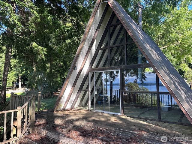 922 W Herron Boulevard NW, Lakebay, WA 98349
