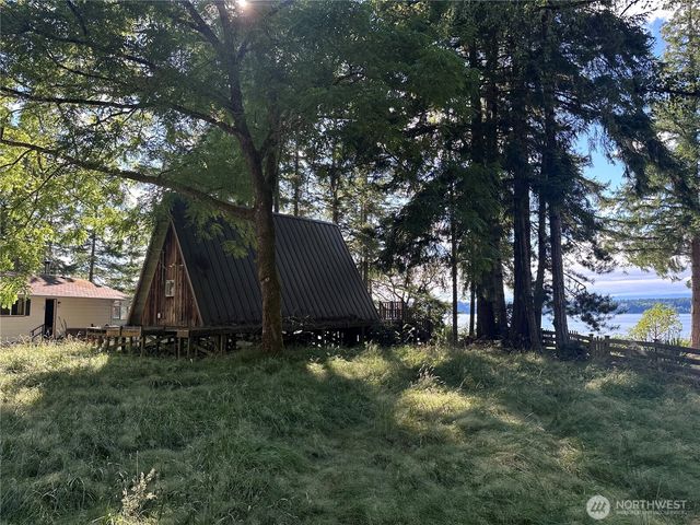 922 W Herron Boulevard NW, Lakebay, WA 98349