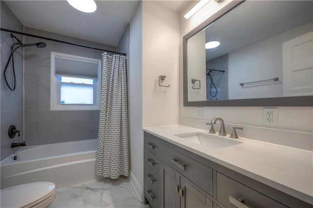 5841 Blackhoof Trail, Merriam, KS 66203