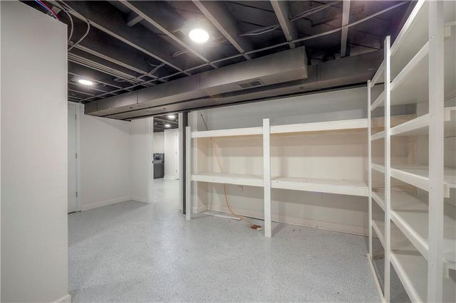 5841 Blackhoof Trail, Merriam, KS 66203