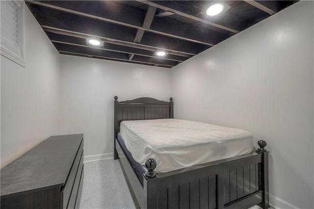 5841 Blackhoof Trail, Merriam, KS 66203