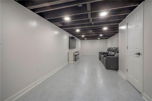 5841 Blackhoof Trail, Merriam, KS 66203