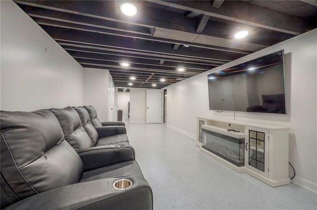 5841 Blackhoof Trail, Merriam, KS 66203