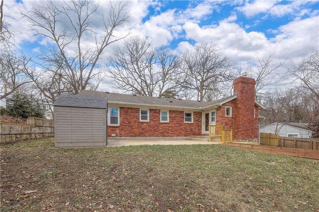 5841 Blackhoof Trail, Merriam, KS 66203