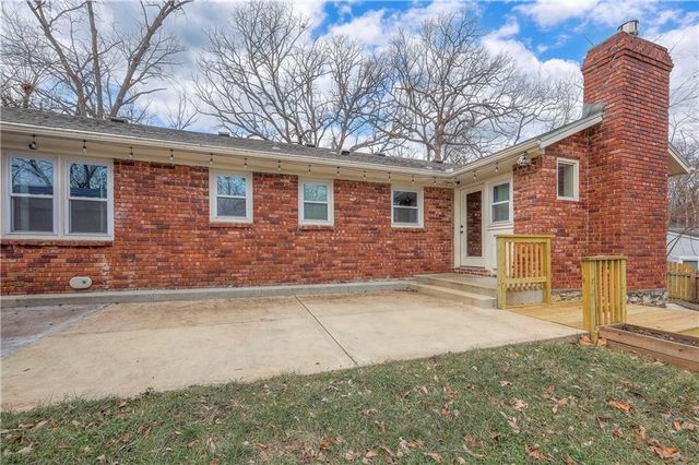 5841 Blackhoof Trail, Merriam, KS 66203