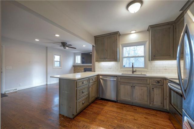 5841 Blackhoof Trail, Merriam, KS 66203