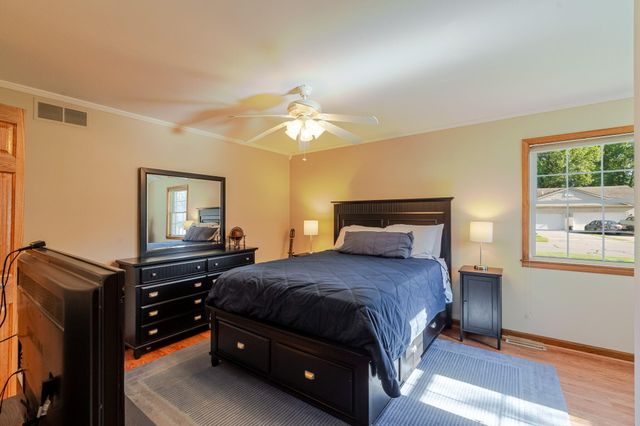 2136 Texas Street, Chesterton, IN 46304
