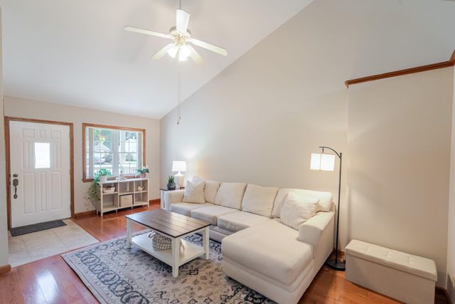 2136 Texas Street, Chesterton, IN 46304