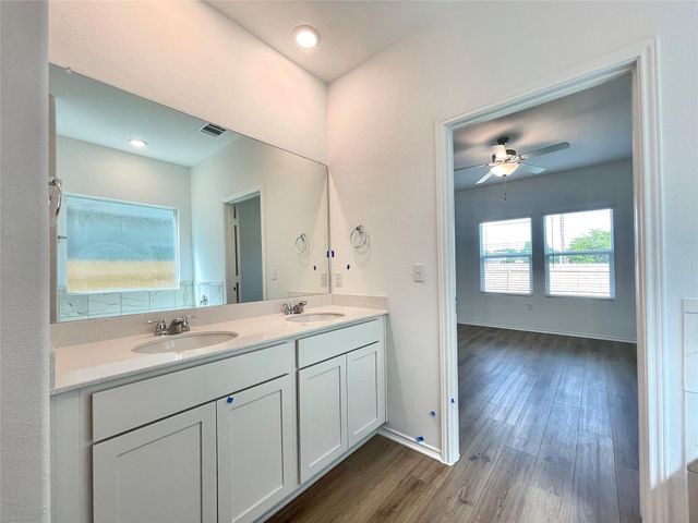 10501 Steinbeck DR, Austin, TX 78747