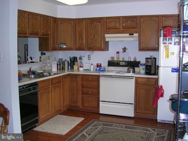 4 E SHETLAND CT, Newark, DE 19711