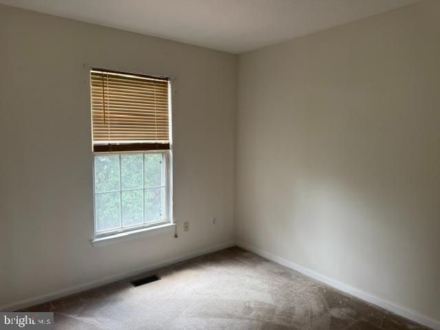 4 E SHETLAND CT, Newark, DE 19711