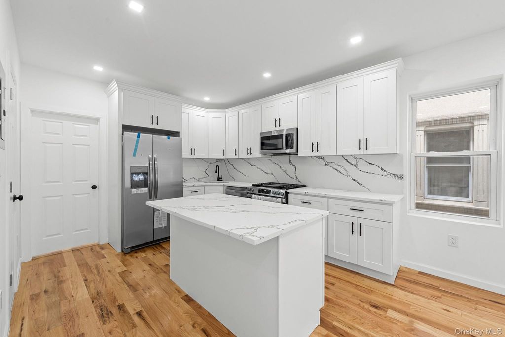 131-19 86th Road, Richmond Hill, NY 11418 — photo 2