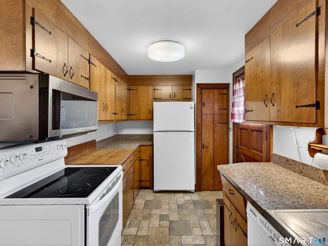 37 North Stonington Road, Stonington, CT 06378