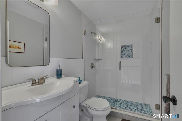 1001 Old Colony Road APT 4-1, Meriden, CT 06451