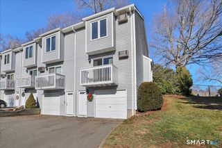 1001 Old Colony Road APT 4-1, Meriden, CT 06451