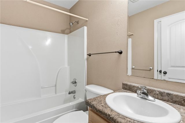 900 Churchill Court, Gentry, AR 72734