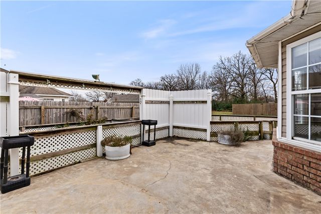 900 Churchill Court, Gentry, AR 72734