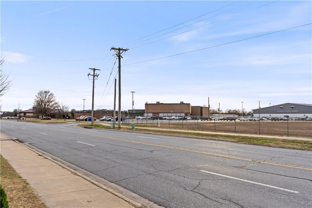 900 Churchill Court, Gentry, AR 72734