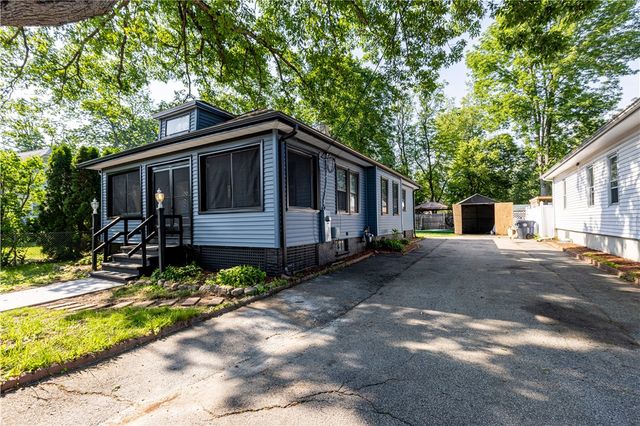 32 Sykes Street, Warwick, RI 02886