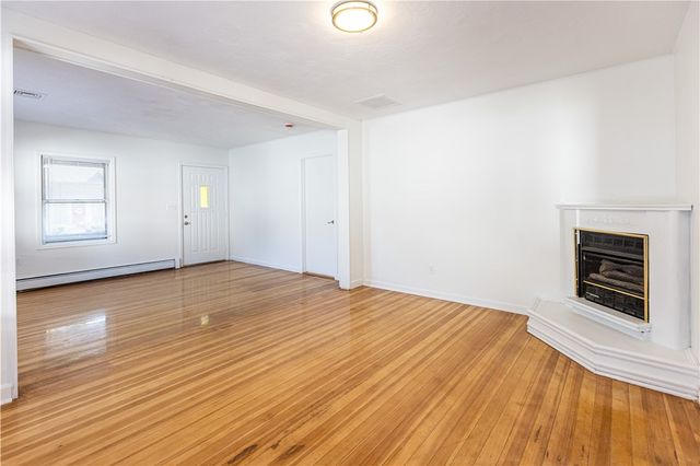 32 Sykes Street, Warwick, RI 02886