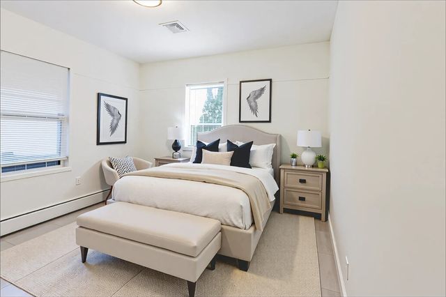 32 Sykes Street, Warwick, RI 02886